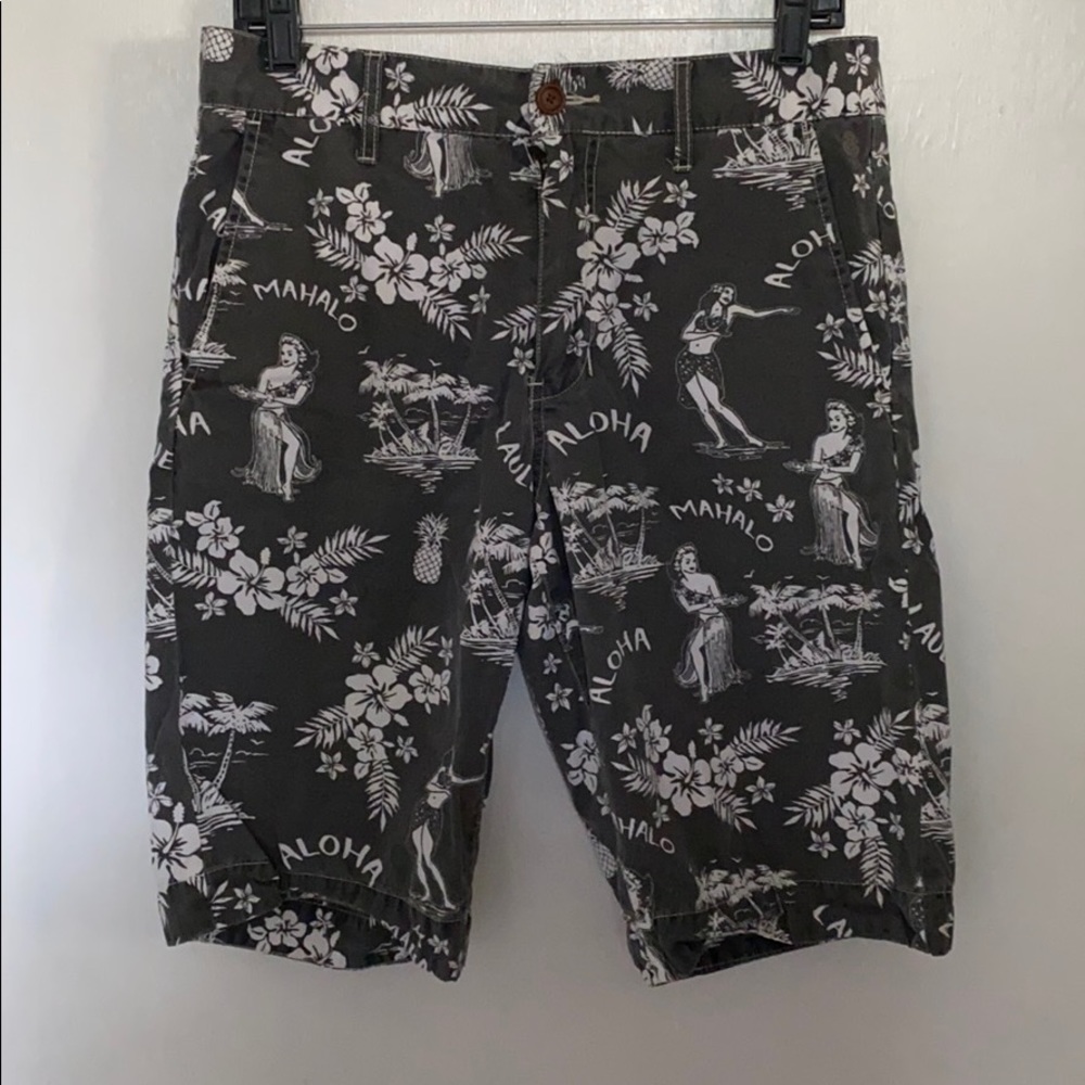 Hawaiian Themed Khaki Style Shorts